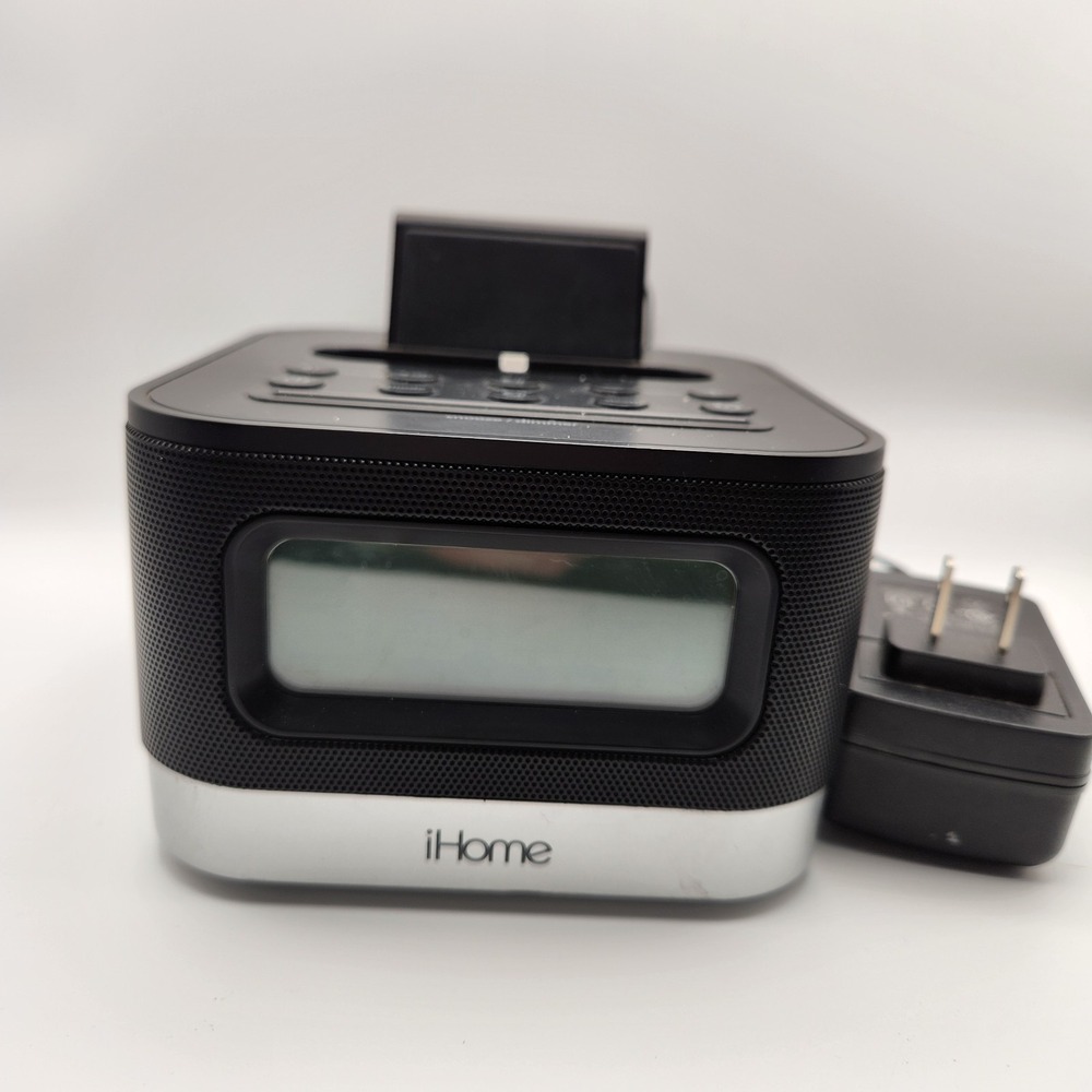 iHome iPL8 Stereo FM Clock Radio Lightning Dock iPhone/iPod Used Tested -Works